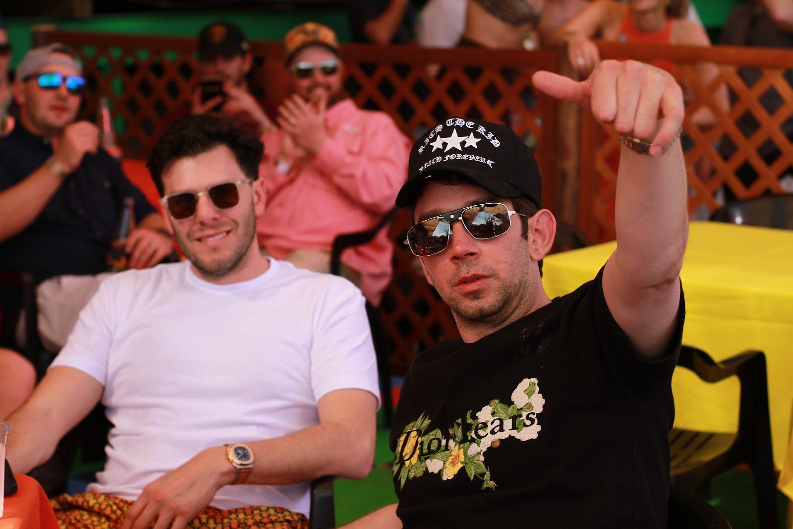 md-sb-crowd-deck.jpg